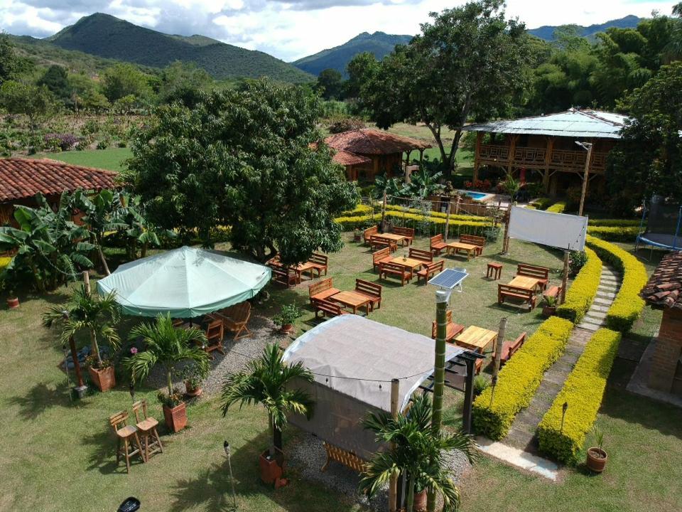 Hotel Campestre Campos Verdes Roldanillo Buitenkant foto