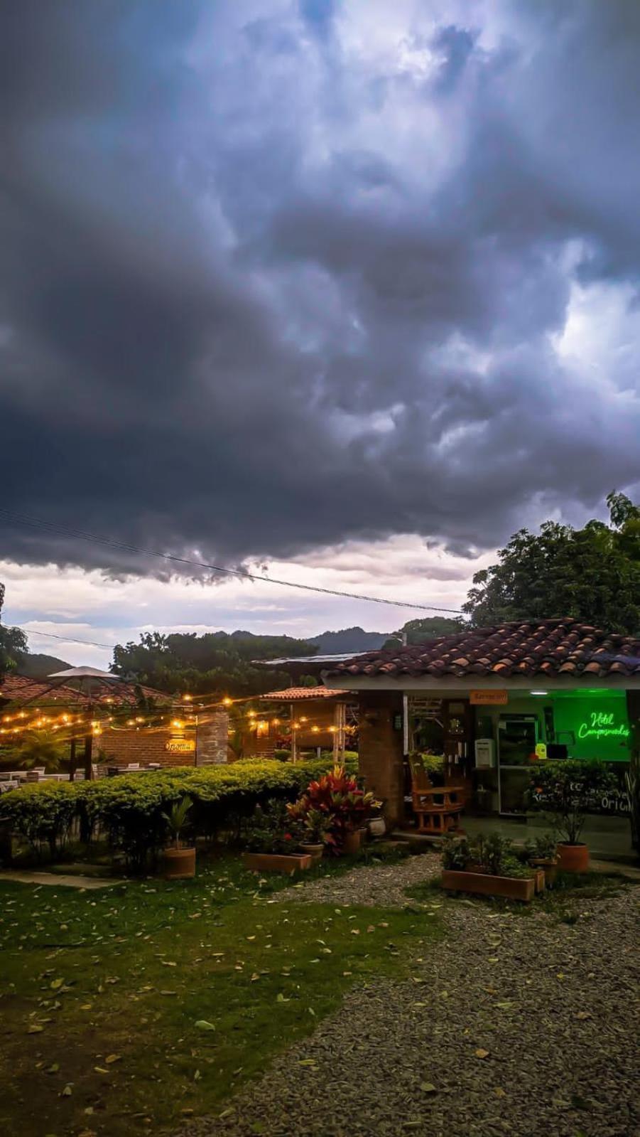 Hotel Campestre Campos Verdes Roldanillo Buitenkant foto